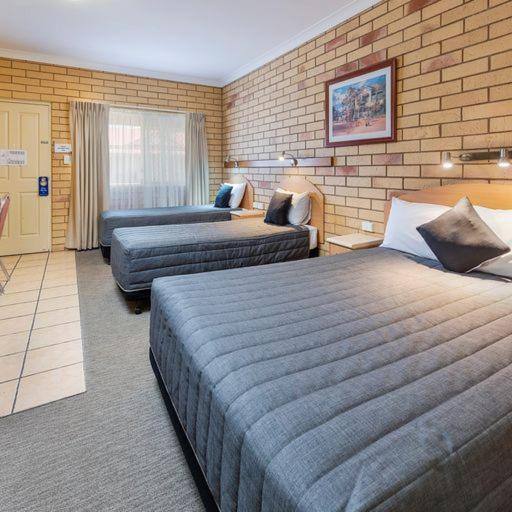 Mid Town Motor Motel